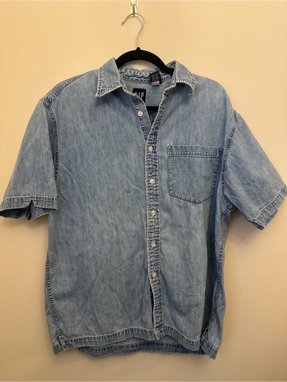 Vintage GAP Denim Men Shirt S Short Sleeve Button Down Light Wash 90s Y2K Cotton